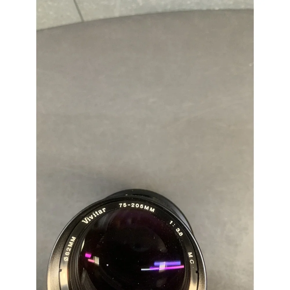 Vivitar 75-205mm 1: 3.8 MC Macro Focusing Zoom 62mm Lens + Skylight Filter
